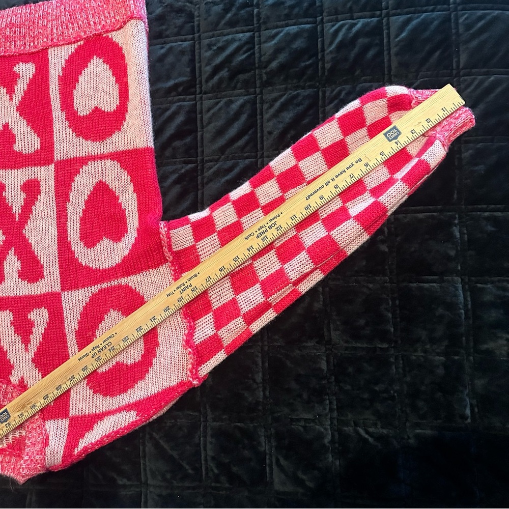 Fantastic Fawn Pink XO Sweater - Picture 4 of 6